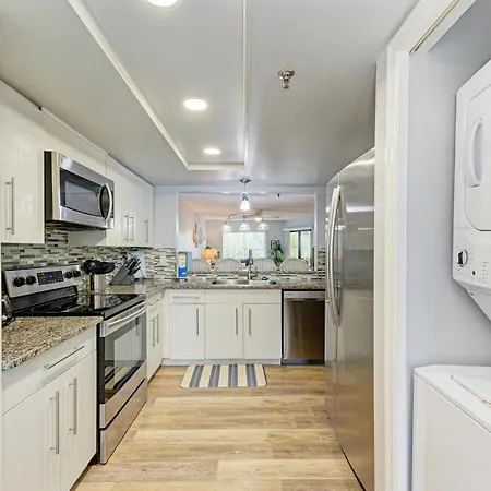 Island Time-Private Beach Access-Heated Pool-Water Views